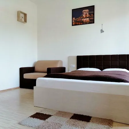Zoom-budapest 3*